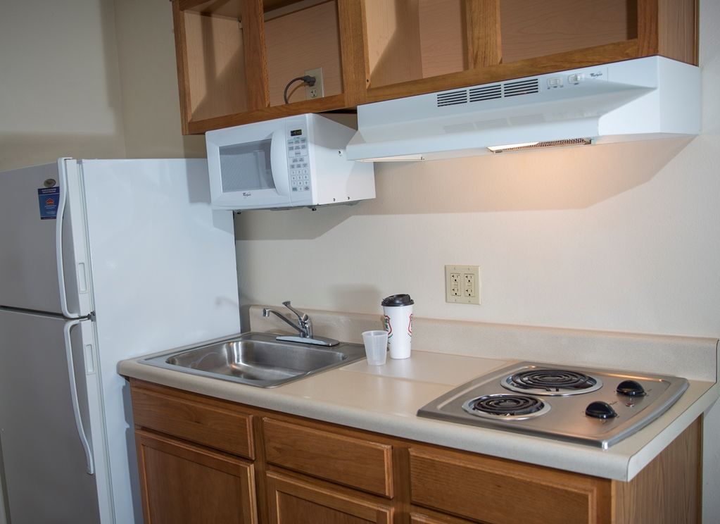 Woodspring Suites Evansville Room photo